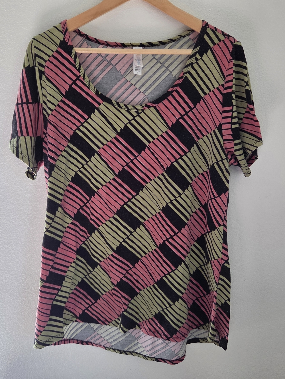 LuLaRoe Classic Tee Scoop Neck Top - Pink, Olive & Black Geometric Block XL